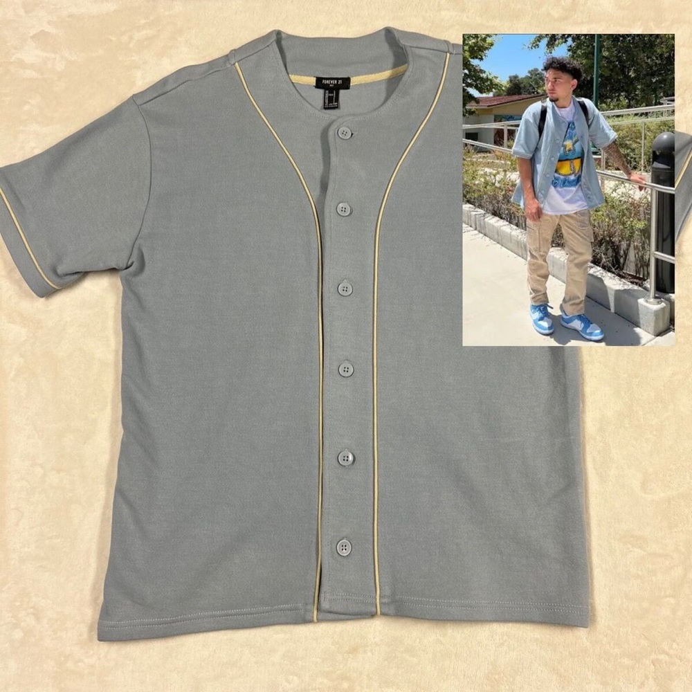 Forever 21 Men’s Blue Baseball-Style Button-Up Shirt - M
